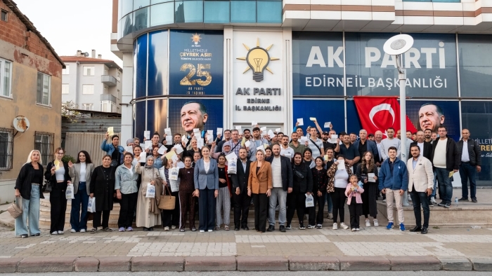 AK PARTİ EDİRNE’YE 120 YENİ ÜYE BİRDEN